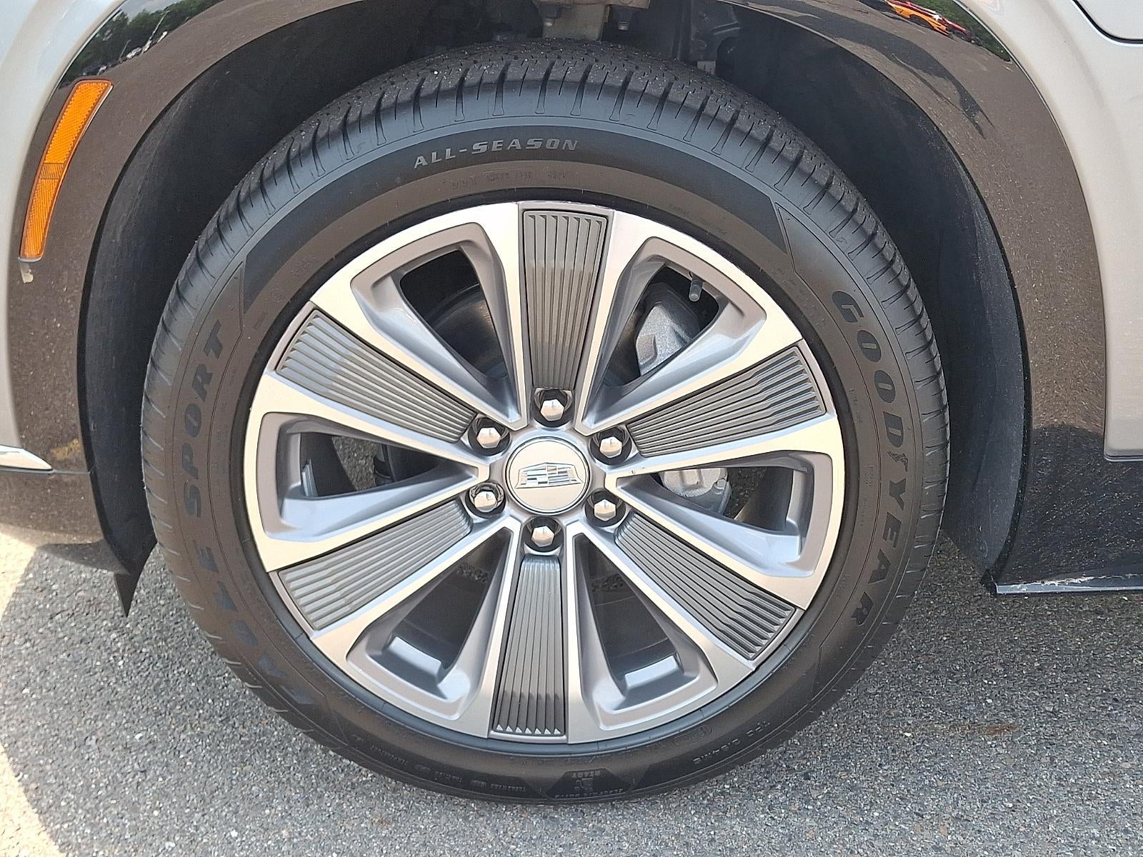 2026 Cadillac VISTIQ Luxury
