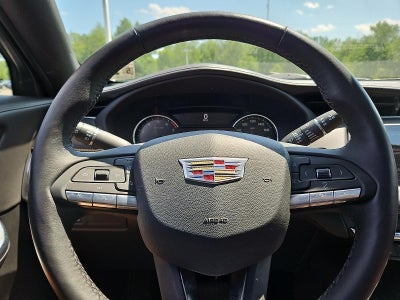 2022 Cadillac XT4 Premium Luxury