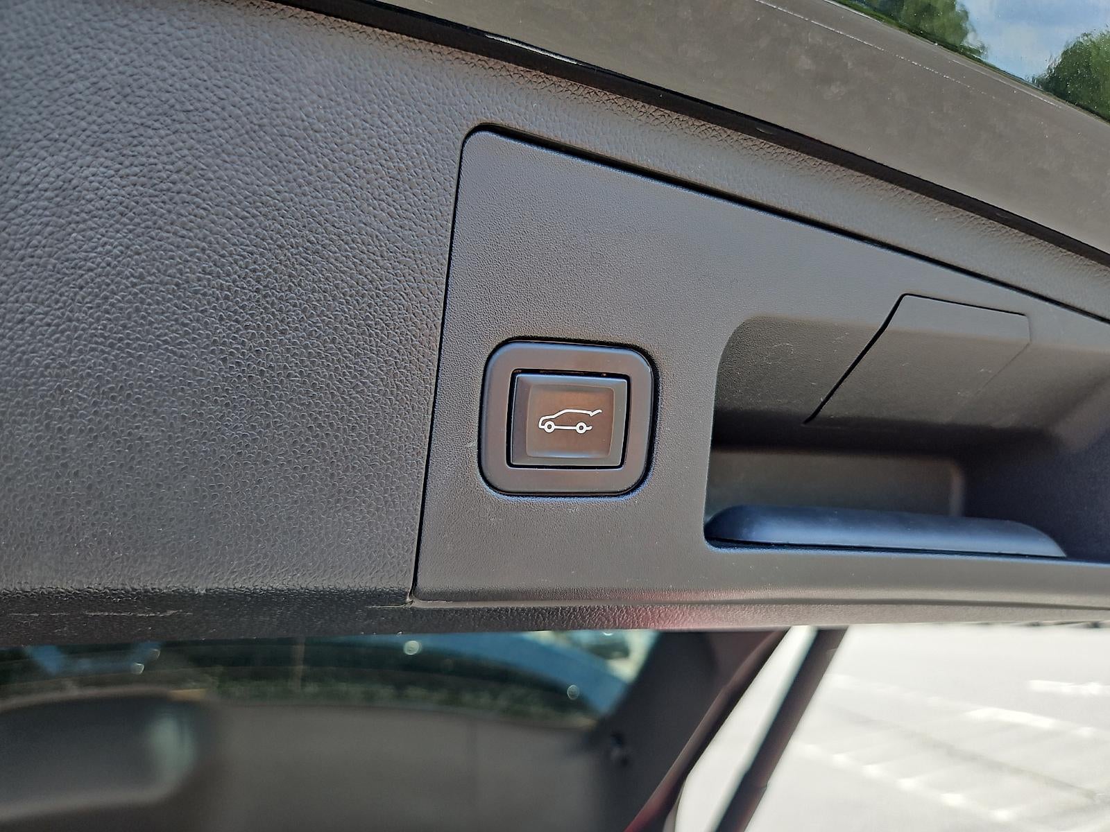 2022 Cadillac XT4 Premium Luxury