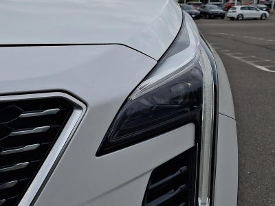 2022 Cadillac XT4 Premium Luxury