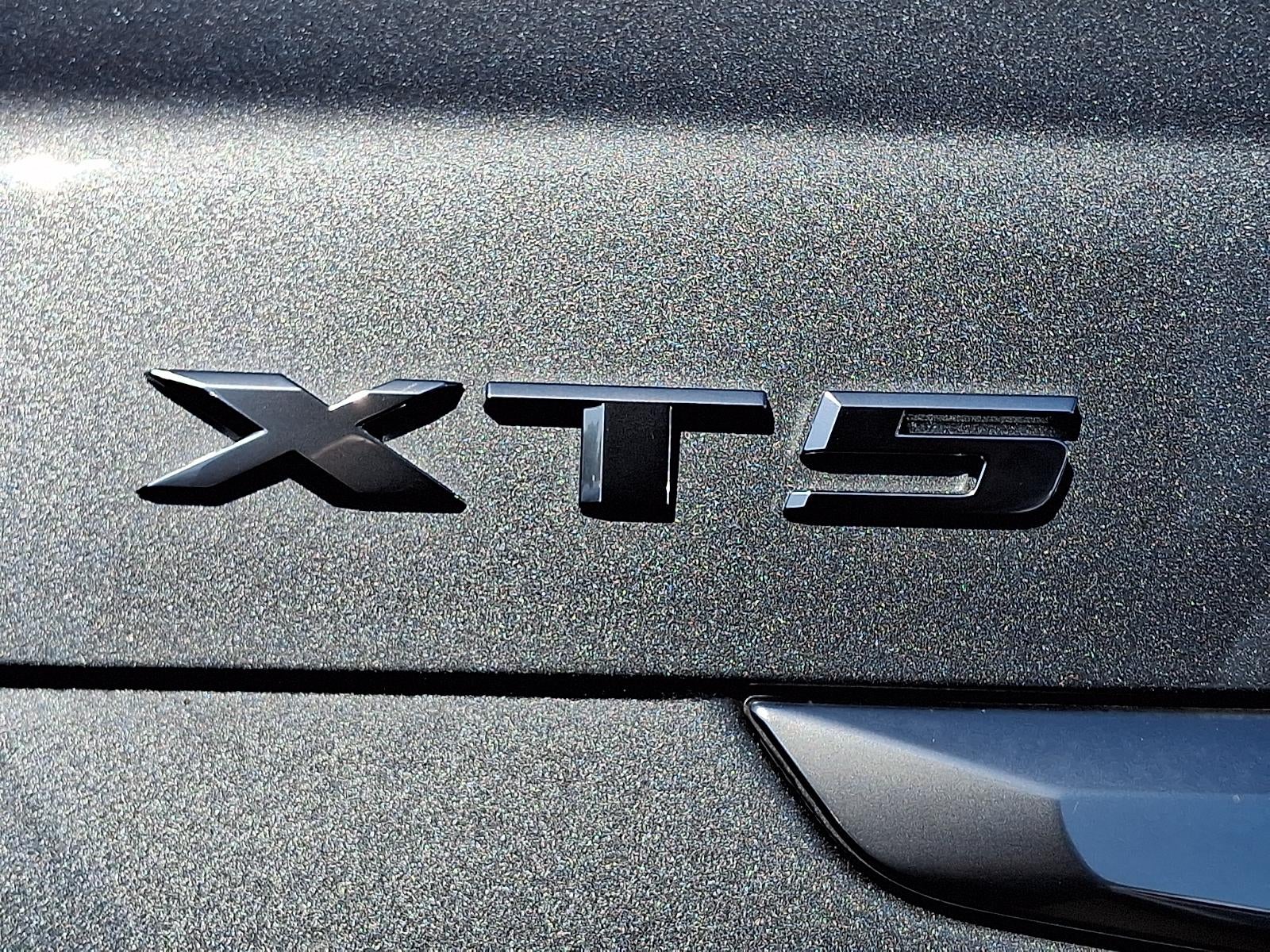 2023 Cadillac XT5 FWD Premium Luxury