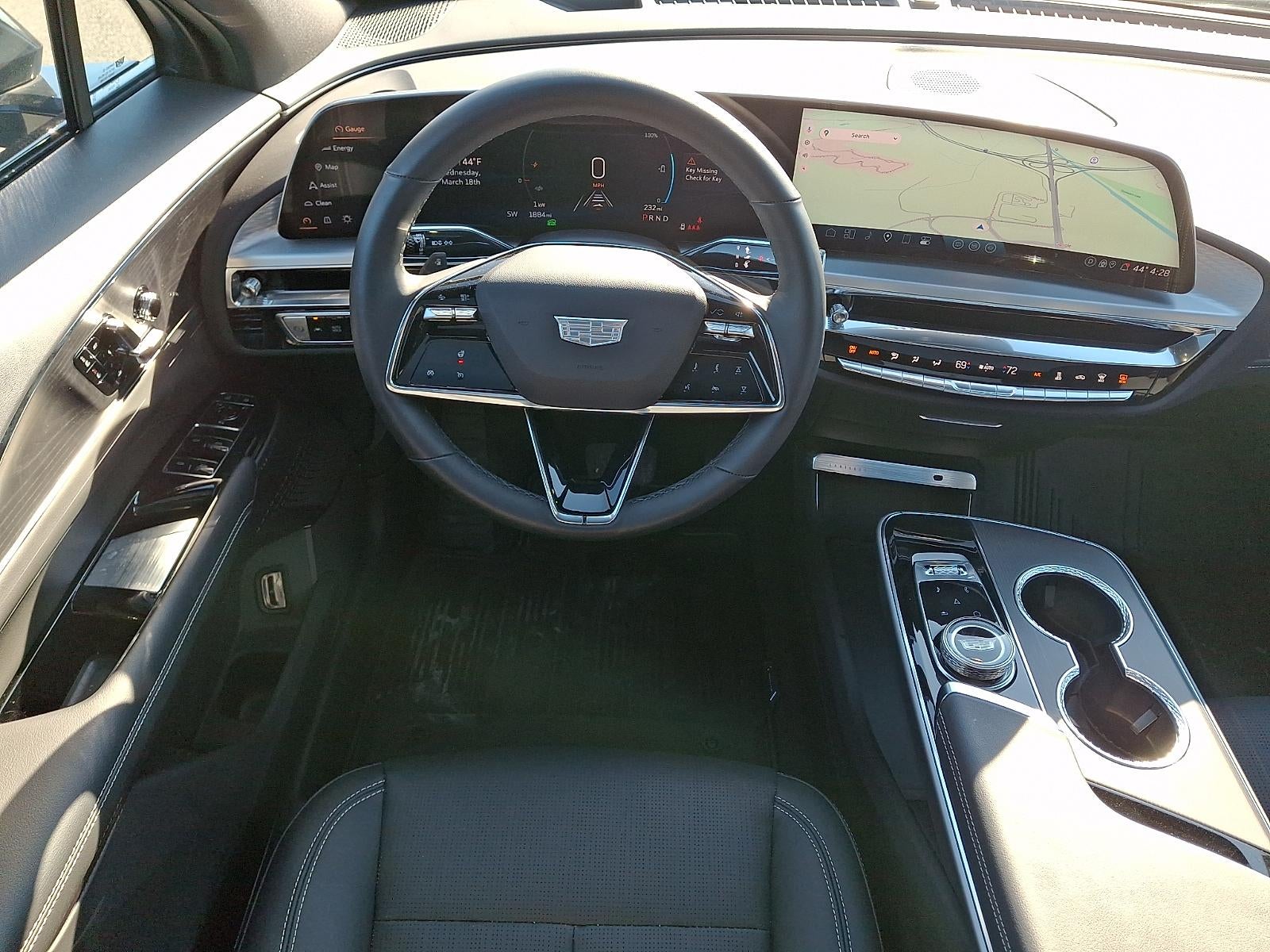 2025 Cadillac LYRIQ Luxury 1