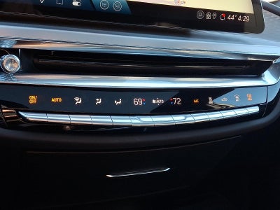 2025 Cadillac LYRIQ Luxury 1