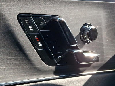 2025 Cadillac LYRIQ Luxury 1