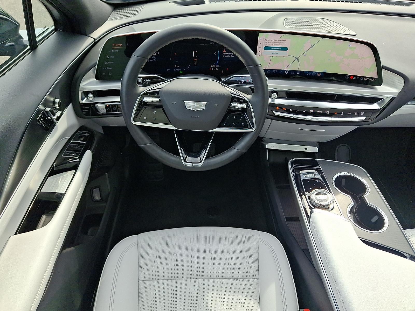 2025 Cadillac LYRIQ Luxury 1