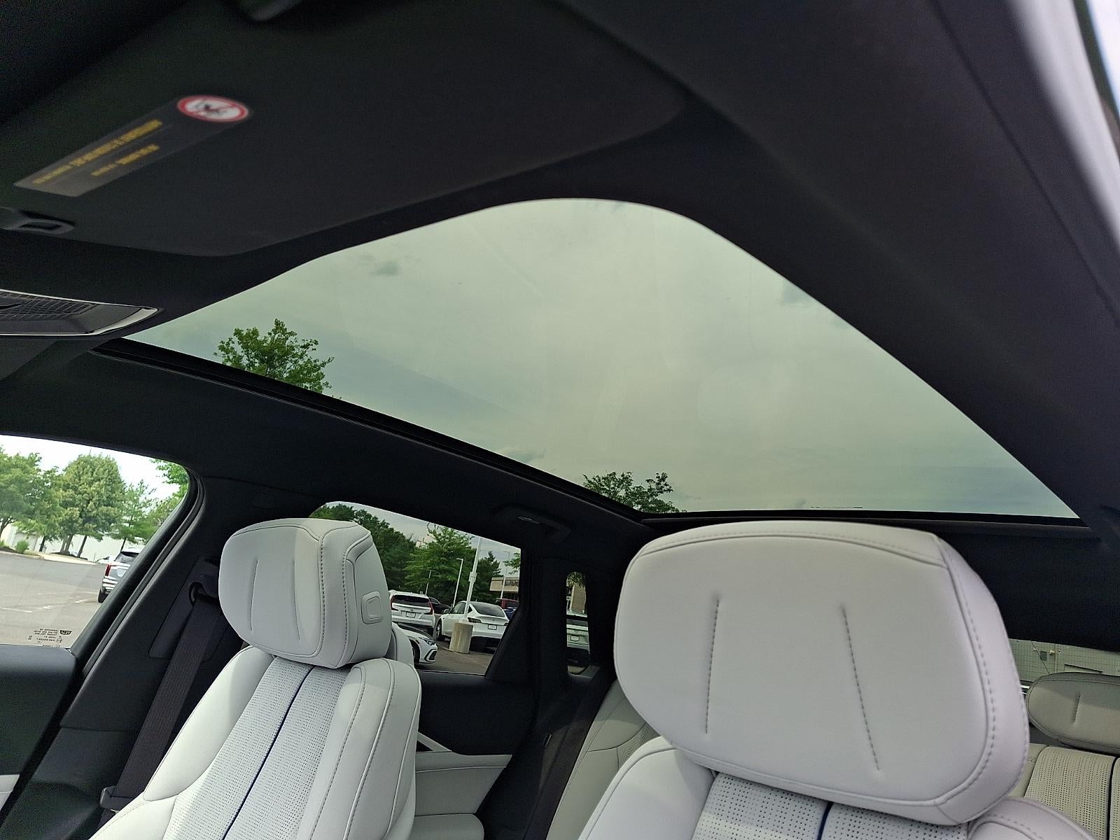 2025 Cadillac LYRIQ Luxury 1