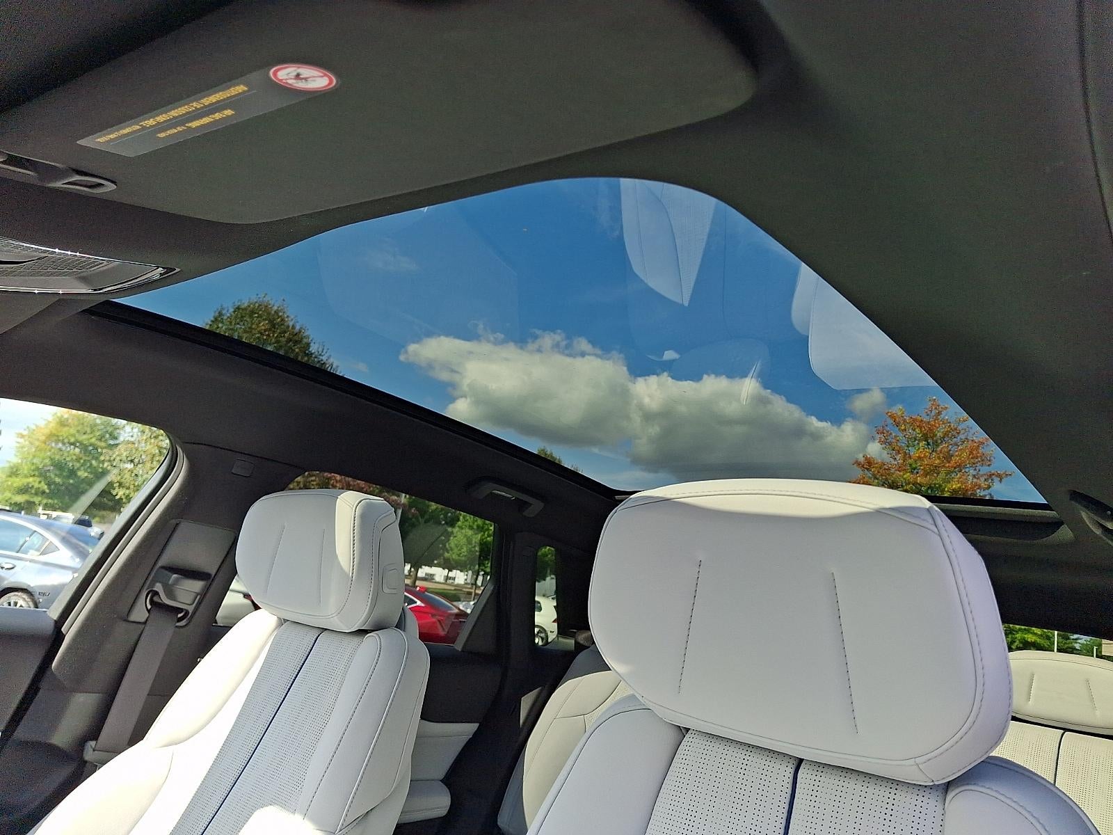 2024 Cadillac LYRIQ Luxury 1