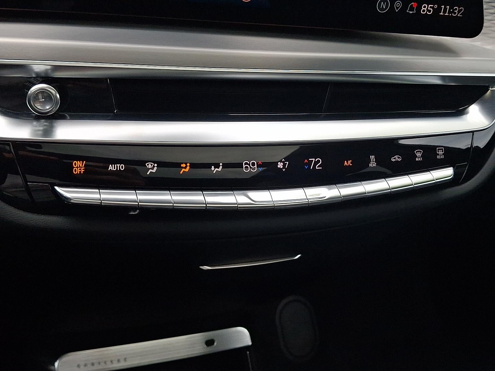 2025 Cadillac LYRIQ Luxury 3