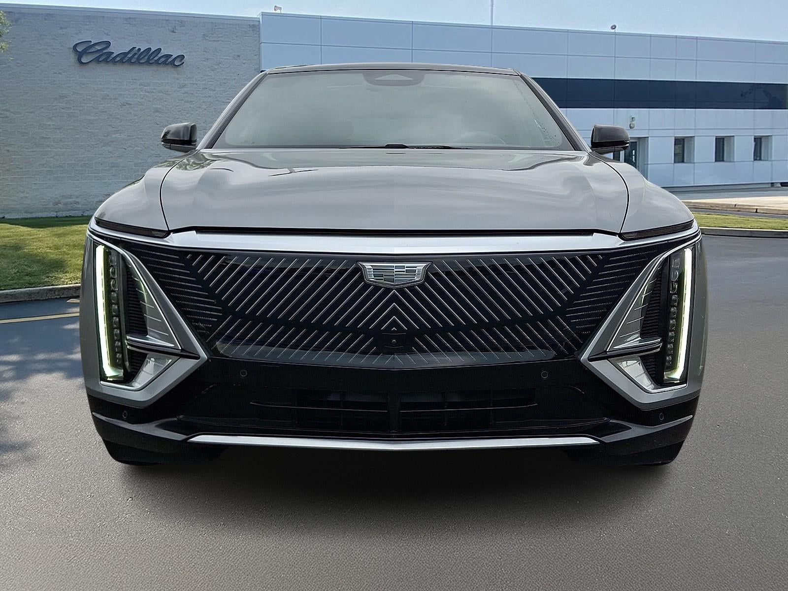 2025 Cadillac LYRIQ Luxury 3