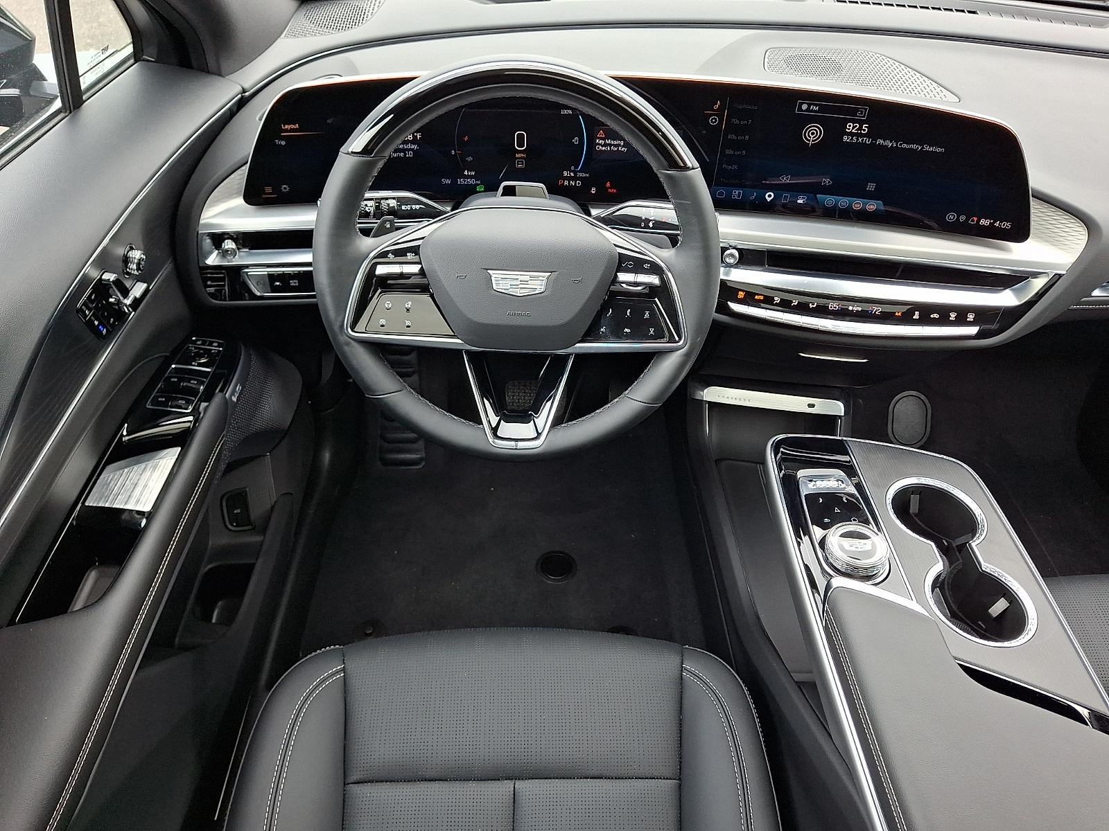 2025 Cadillac LYRIQ Luxury 3
