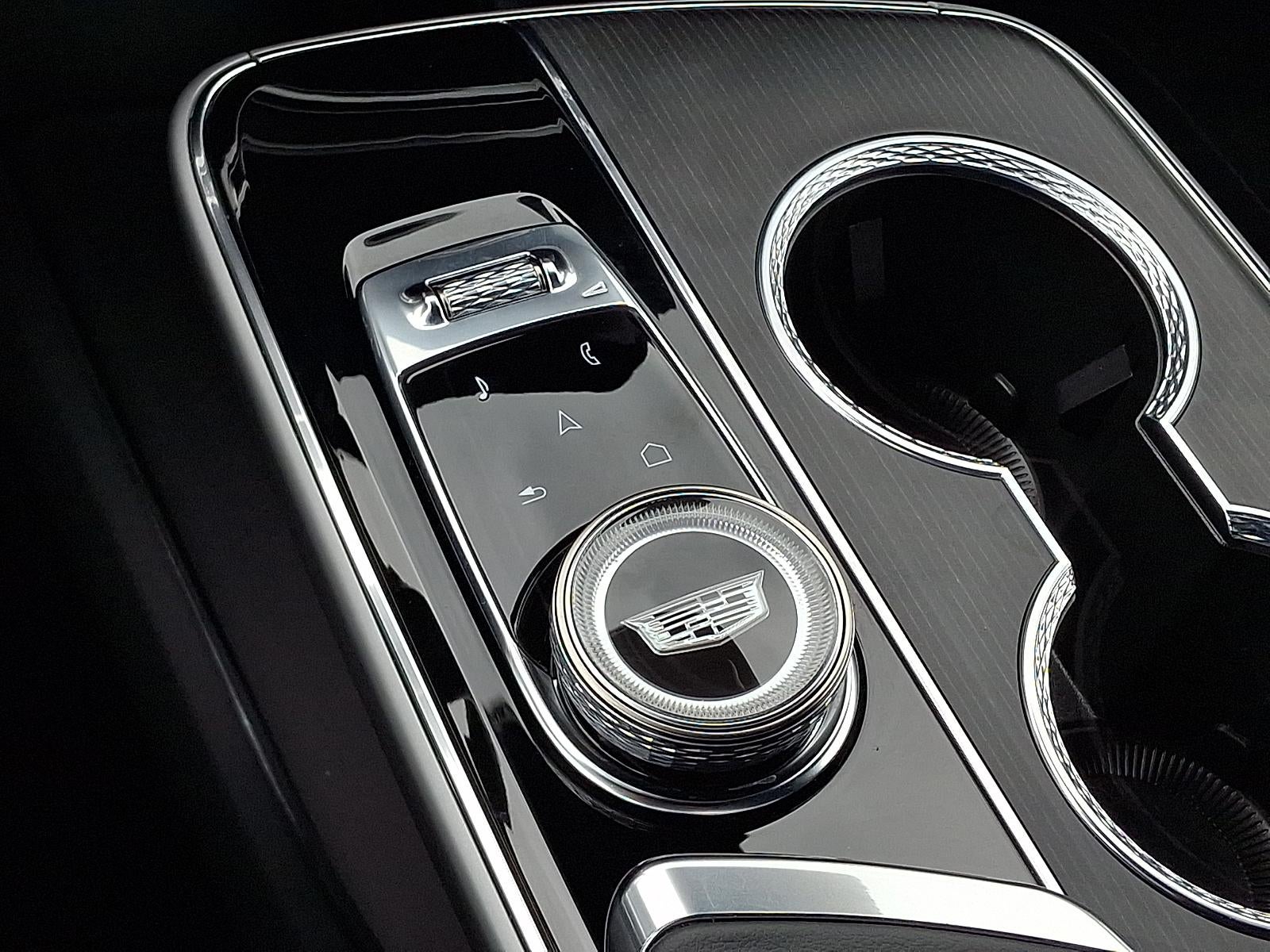 2025 Cadillac LYRIQ Luxury 3