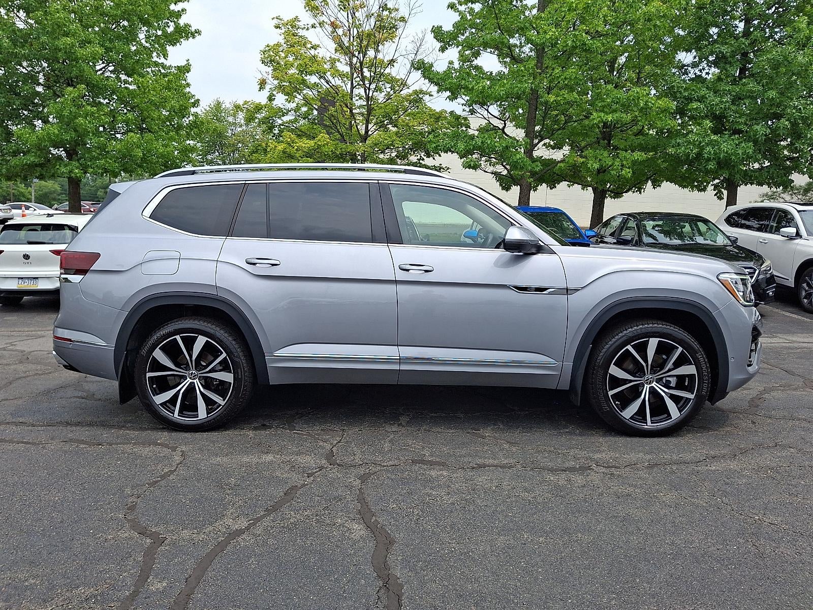 2025 Volkswagen Atlas Base