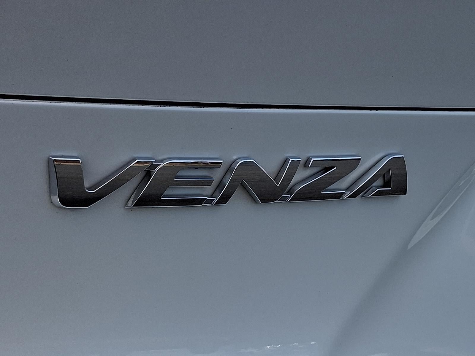 2023 Toyota Venza LE