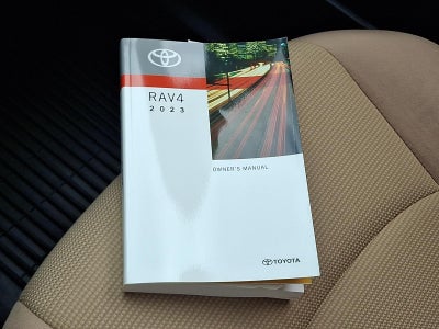 2023 Toyota RAV4 LE
