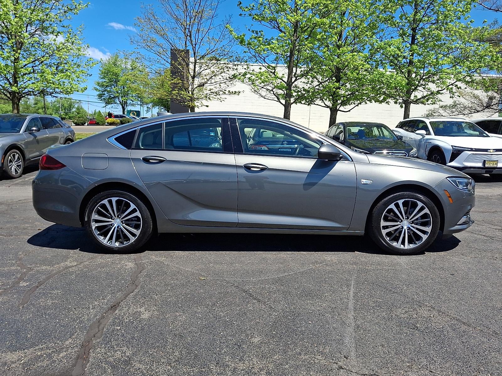 2019 Buick Regal Sportback Essence